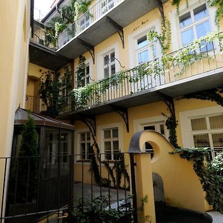Pvh Charming Flats Vlasska Apartment Prague Exterior photo