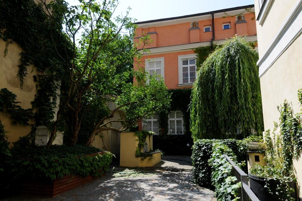 Pvh Charming Flats Vlasska Apartment Prague Exterior photo