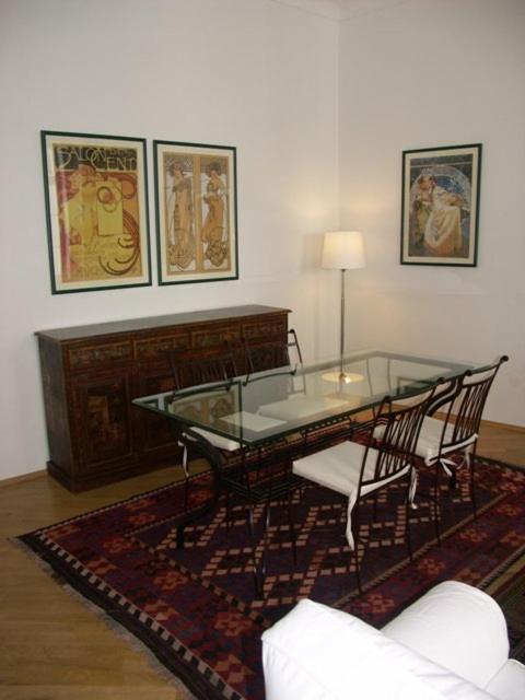 Pvh Charming Flats Vlasska Apartment Prague Room photo